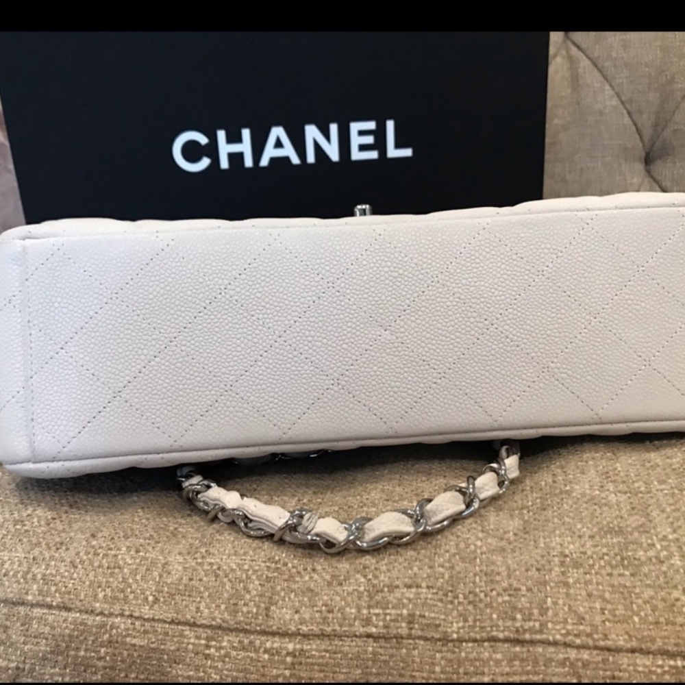CHANEL Caviar leather Maxi - Picture 7 of 14
